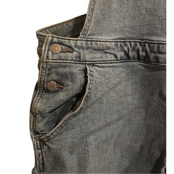Levi’s Denim Shortalls - Picture 2 of 9